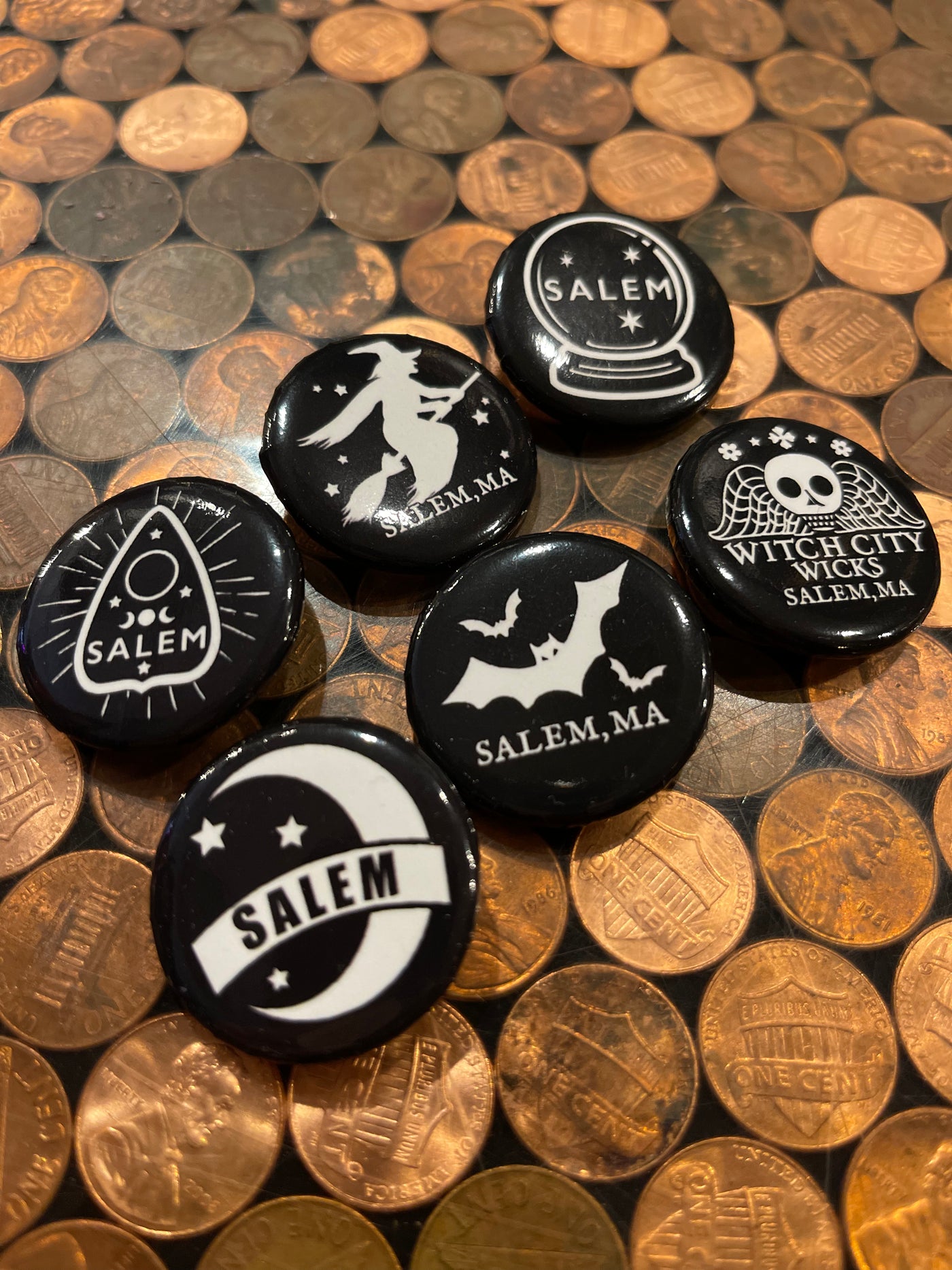 Buttons / Pins